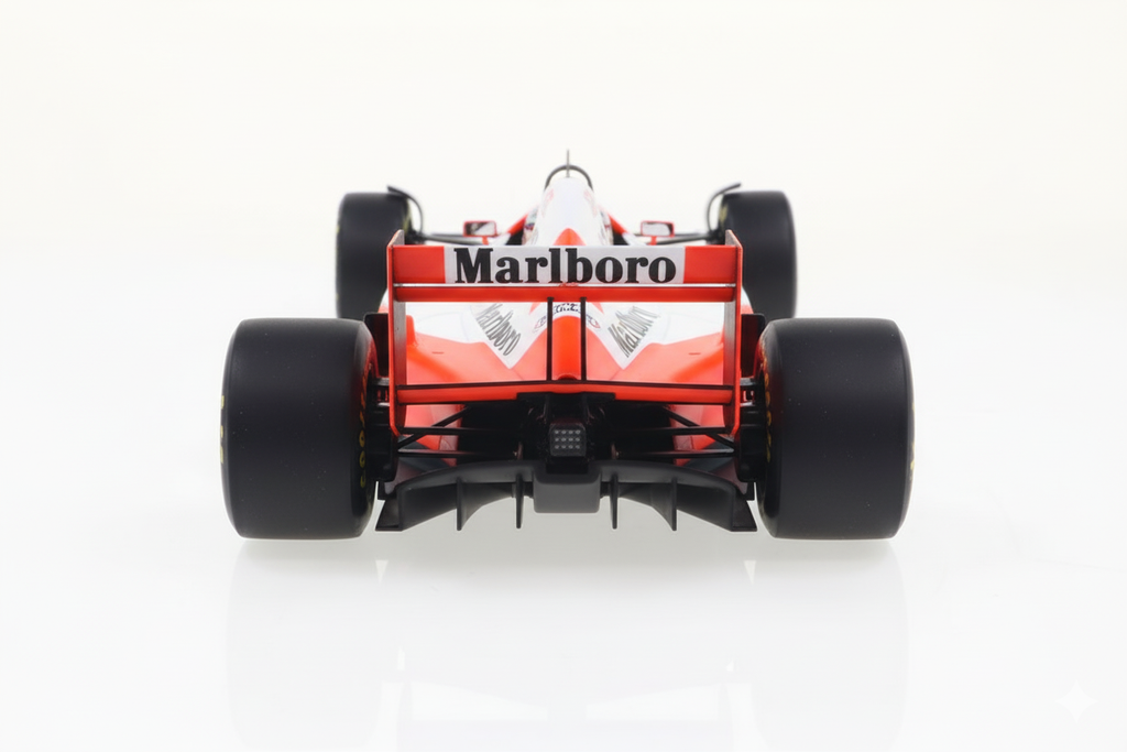 Automodelismo - Miniatura McLaren MP 4/8 1993 para Montar - Ayrton Senna - Escala 1:18