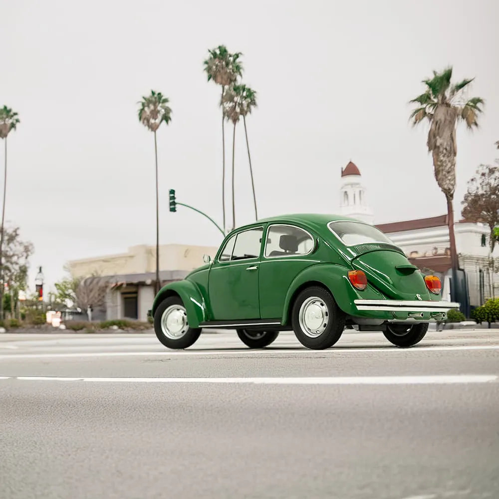 Miniatura Minichamps - Volkswagen Fusca Beetle 1200 (1983) - 1/18 - Verde